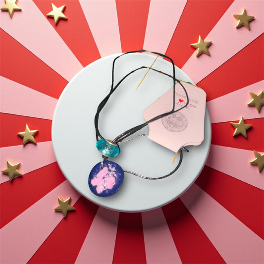 Pendentif Rond en Pâte Polymère Bleu et Rose avec Cordon Ajustable