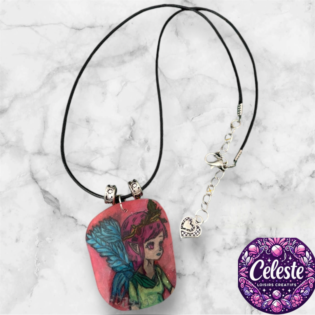 Pendentif Fée Dessiné à la Main - Collier Artisanat